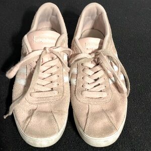 Size 9 pink suede Adidas